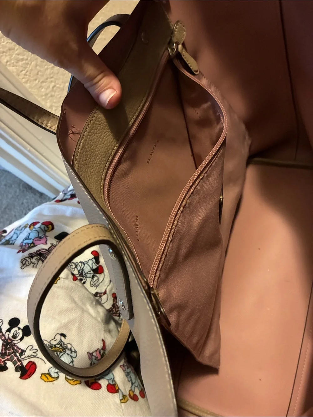 Coach —Tan Leather Tote with Pink Interior - Picture 4 of 5